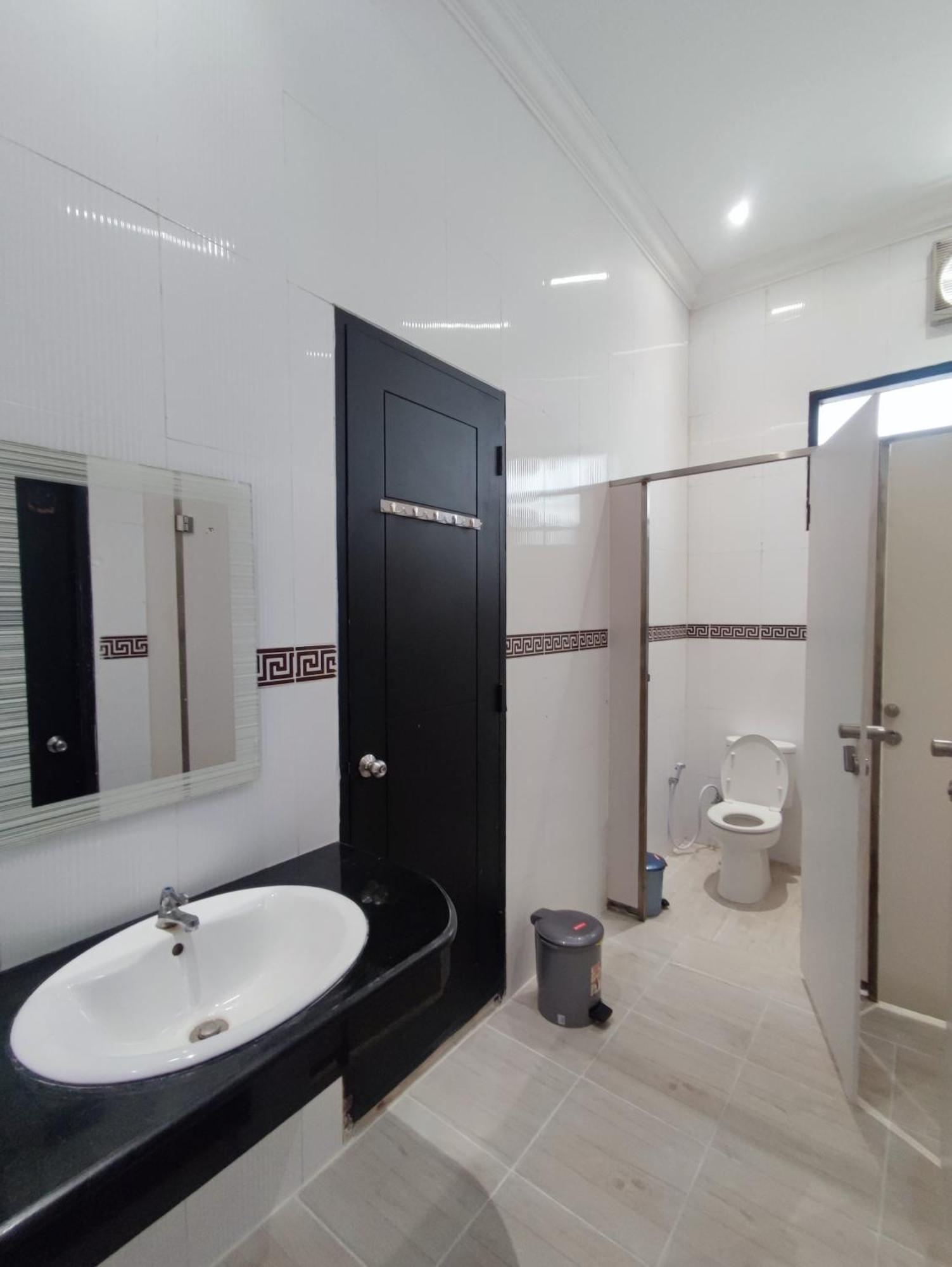 Fora Capsule Hostel Tuban Kuta  Exterior photo